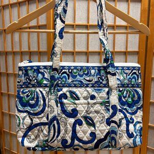 Vera Bradley zip-top tote purse in Mediterranean White